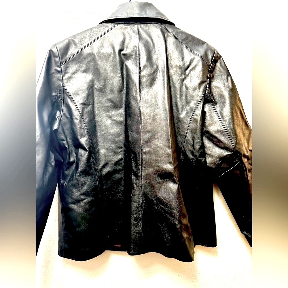 Leather jacket. - Picture 4 of 7